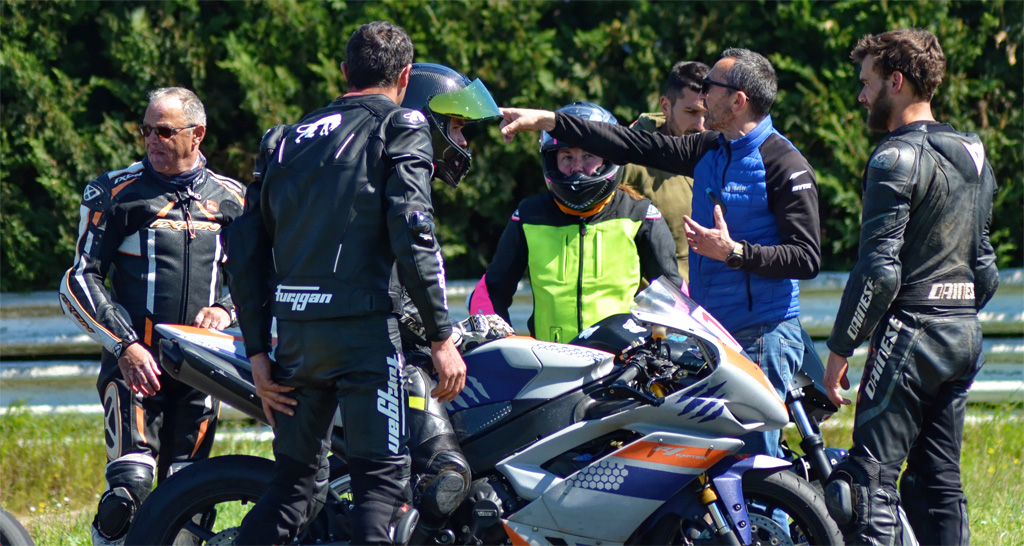 stage moto circuit d'Issoire